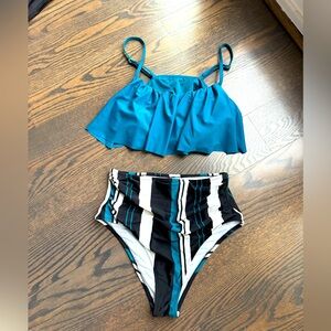 NWOT 2 piece swim suit M